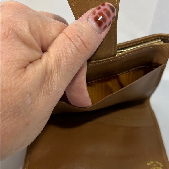 Gucci Tan Monogram Canvas Wallet - Picture 5 of 12